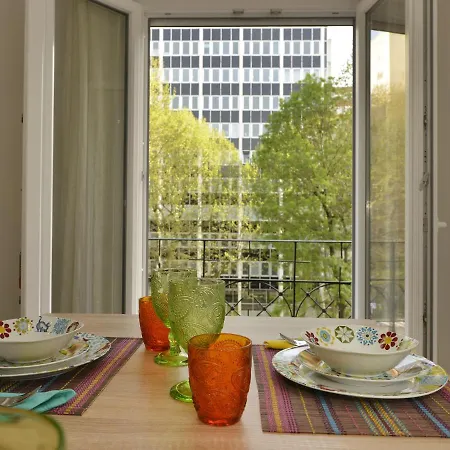 Sf Avenue Apartment *